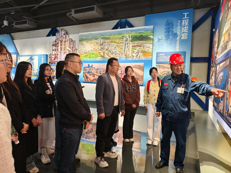 工学院教工第三党支部开展“党建引领深化智能制造，校企合作共谋创新发展”主题党日活动
